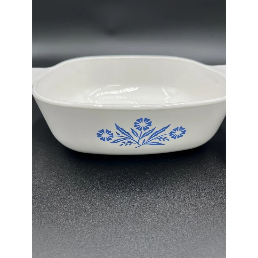 Vintage Corningware Cornflower Baking Dishes: 2-Piece Set